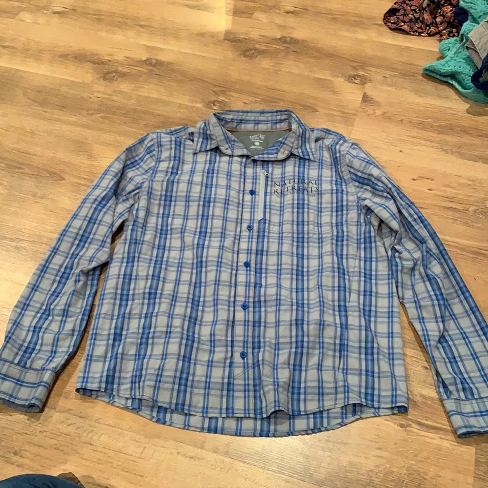 Men’s mountain hardwear button down